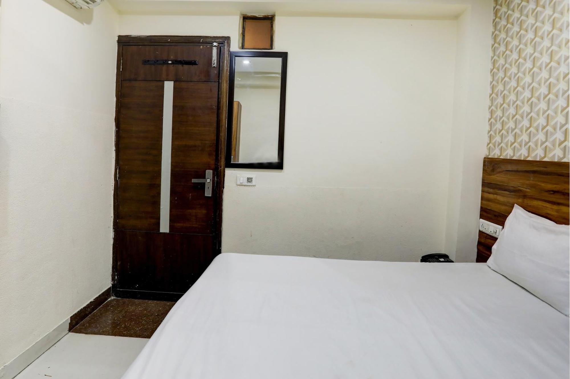 Hotel O Hcn Ludhiana Exteriör bild