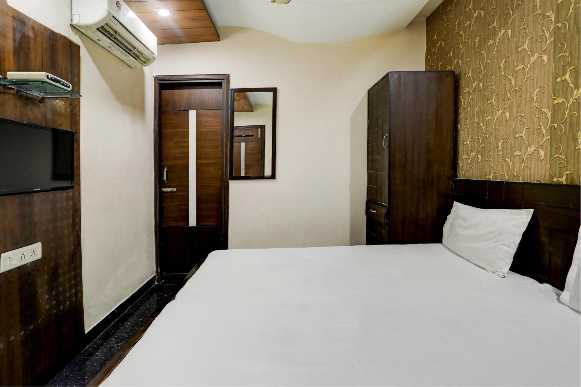 Hotel O Hcn Ludhiana Exteriör bild