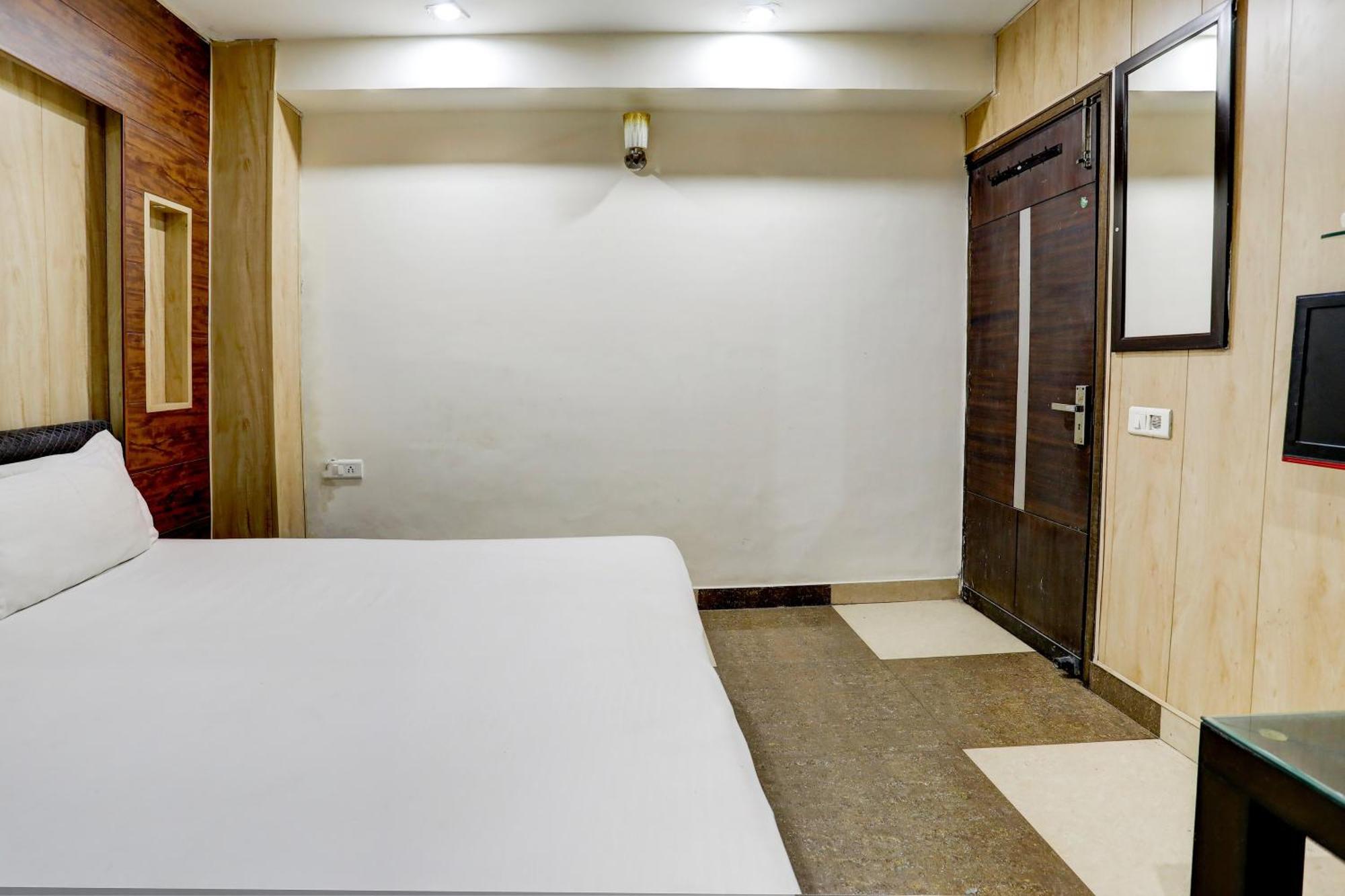 Hotel O Hcn Ludhiana Exteriör bild