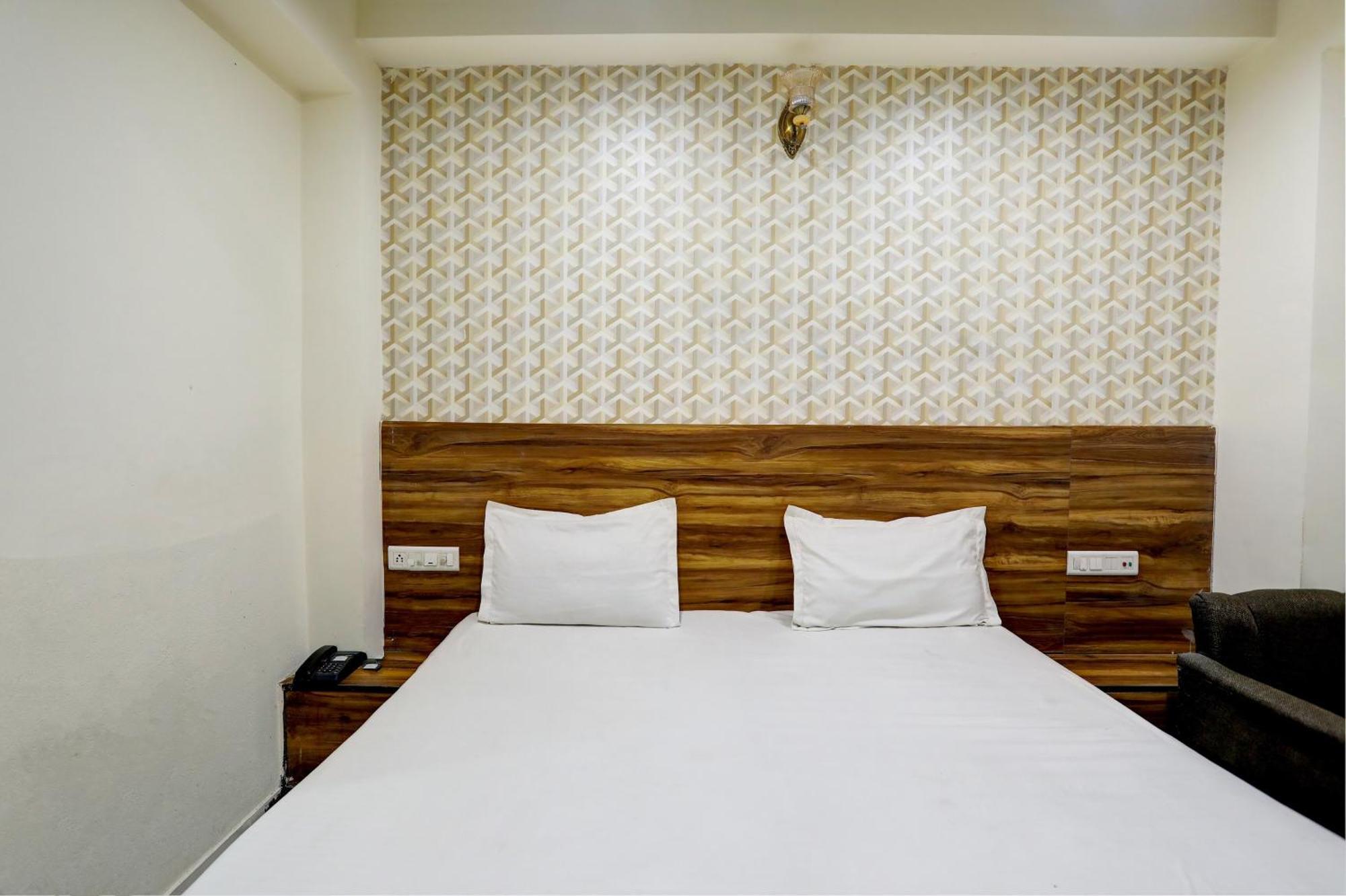 Hotel O Hcn Ludhiana Exteriör bild