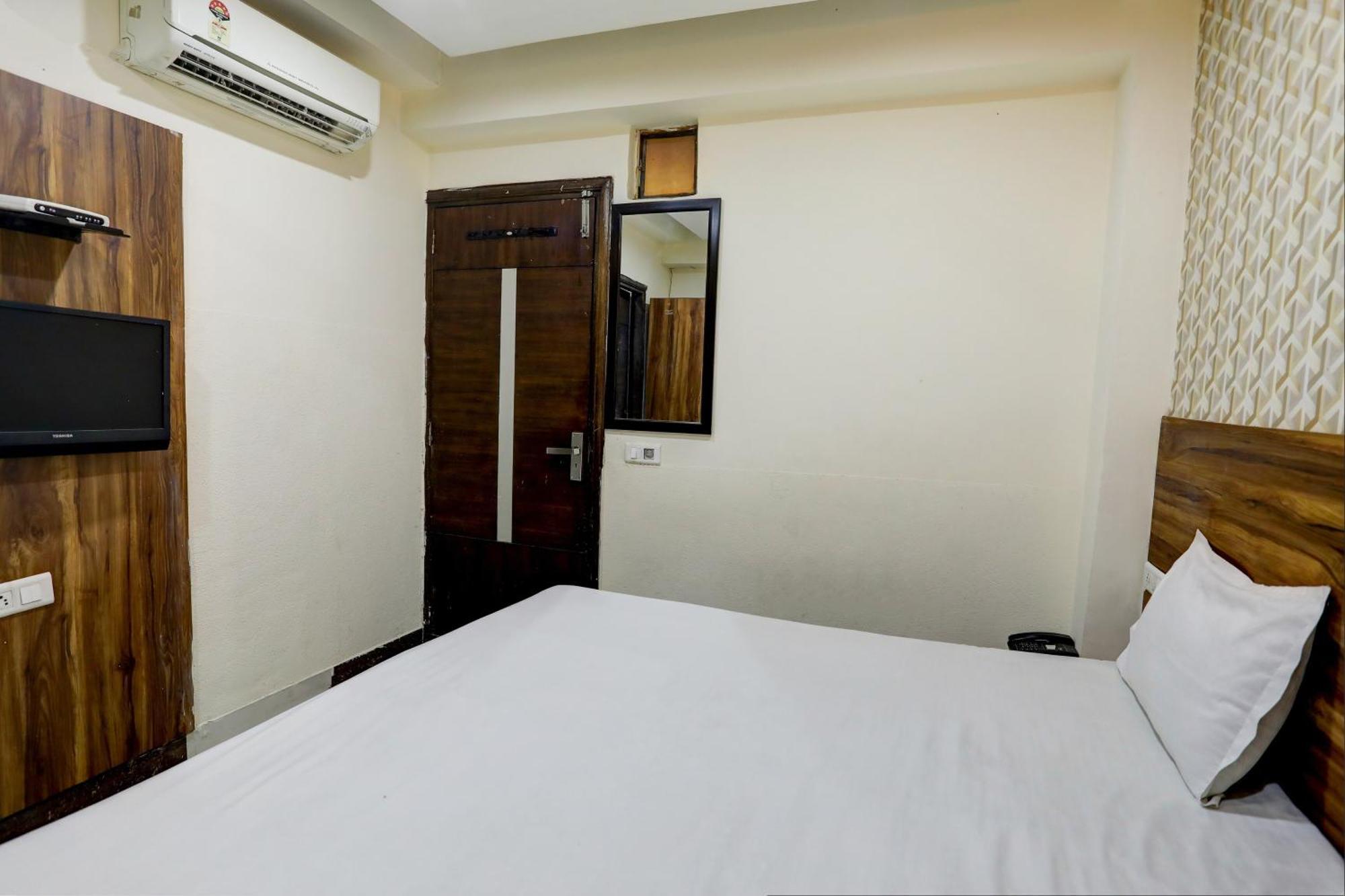 Hotel O Hcn Ludhiana Exteriör bild