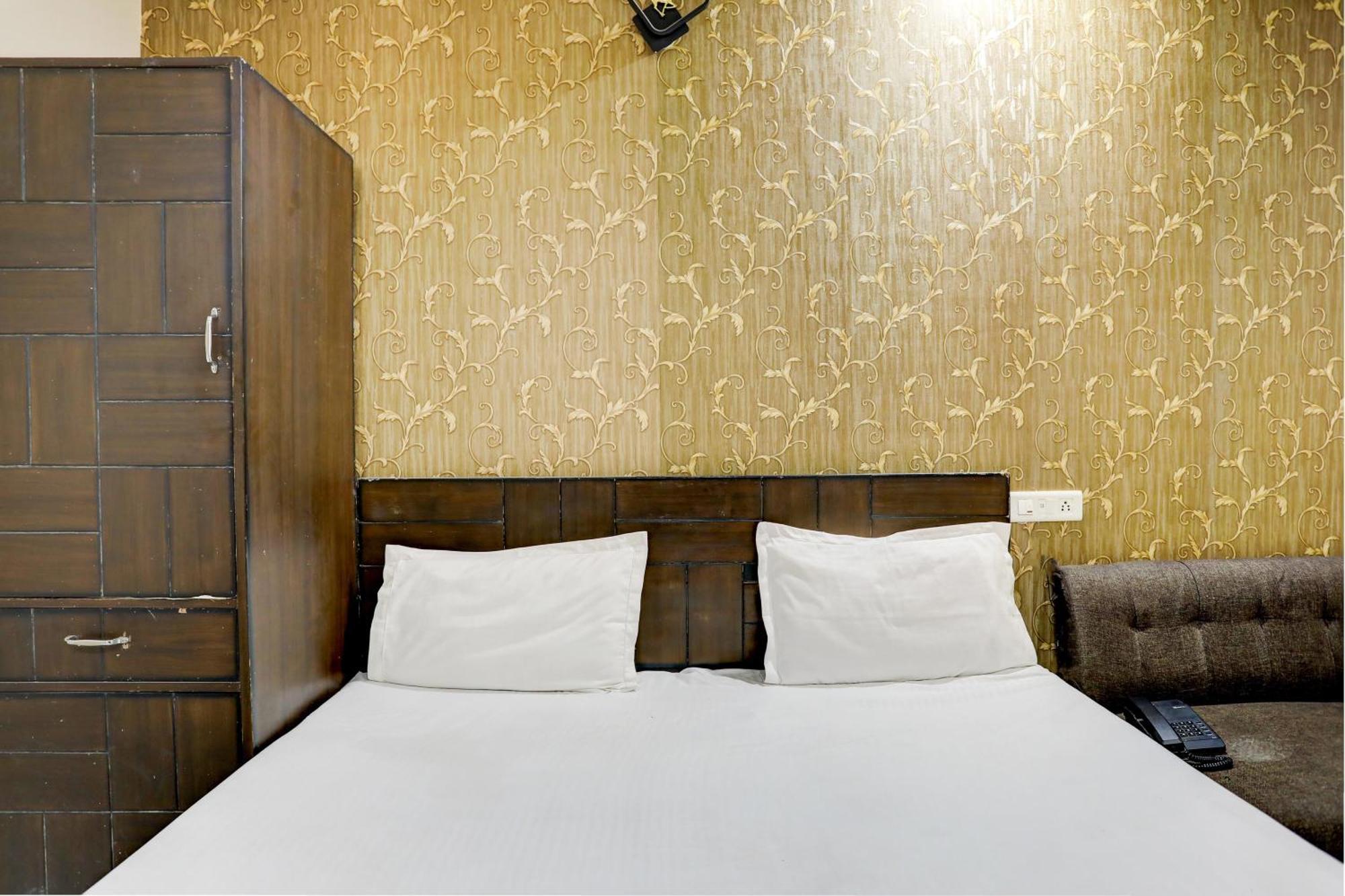 Hotel O Hcn Ludhiana Exteriör bild