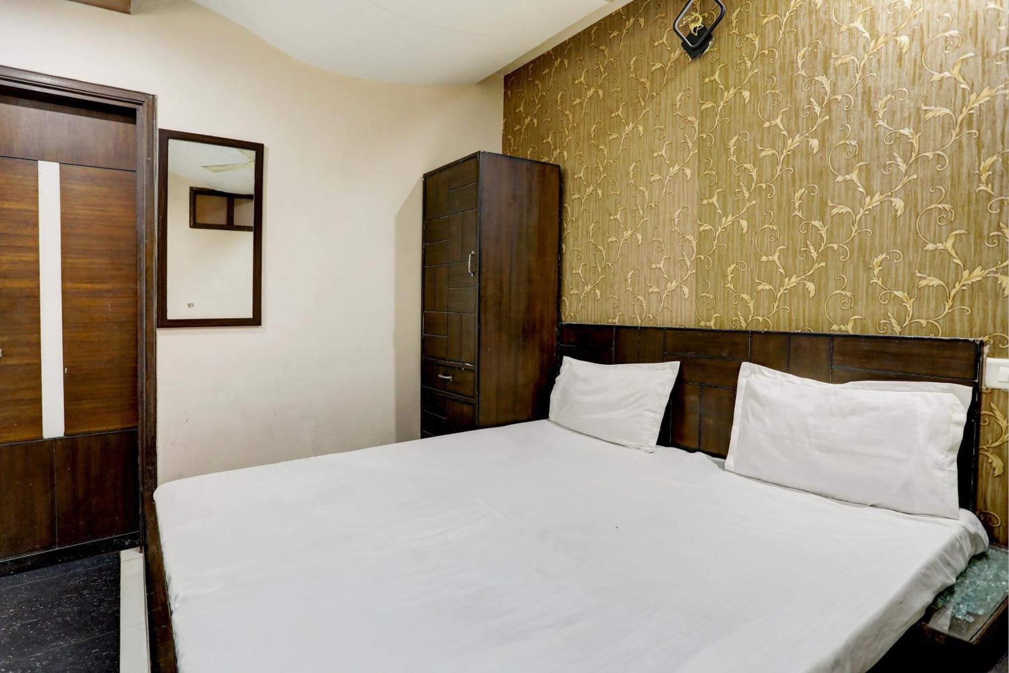 Hotel O Hcn Ludhiana Exteriör bild